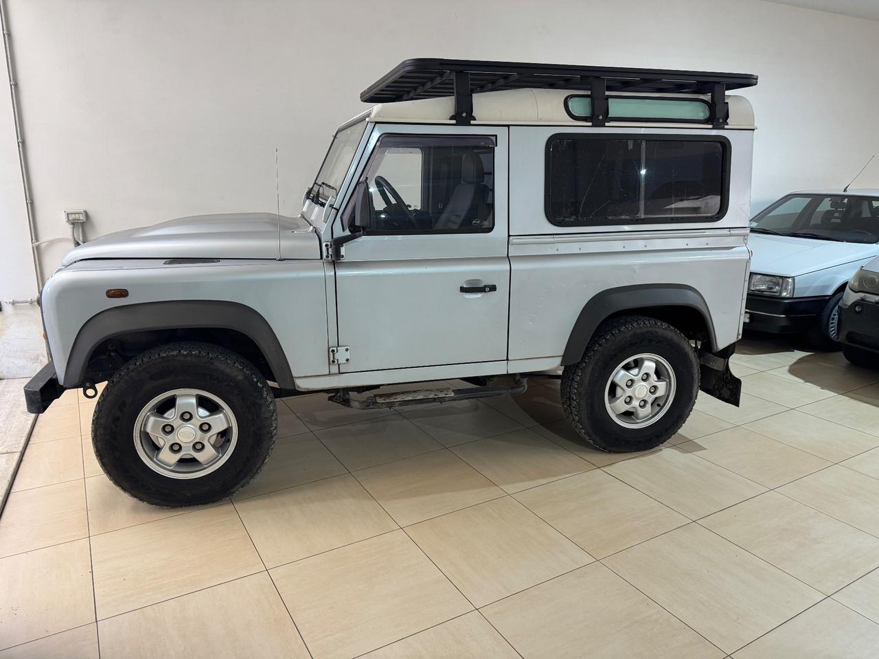 Land Rover Defender 90 2.4 TD4 Station Wagon SE