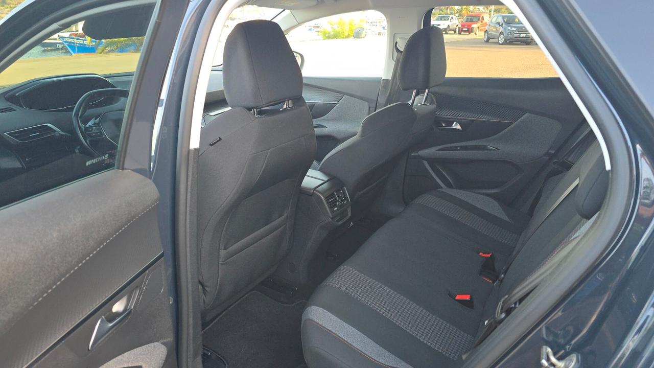 Peugeot 3008 BlueHDi 130 S&S Business