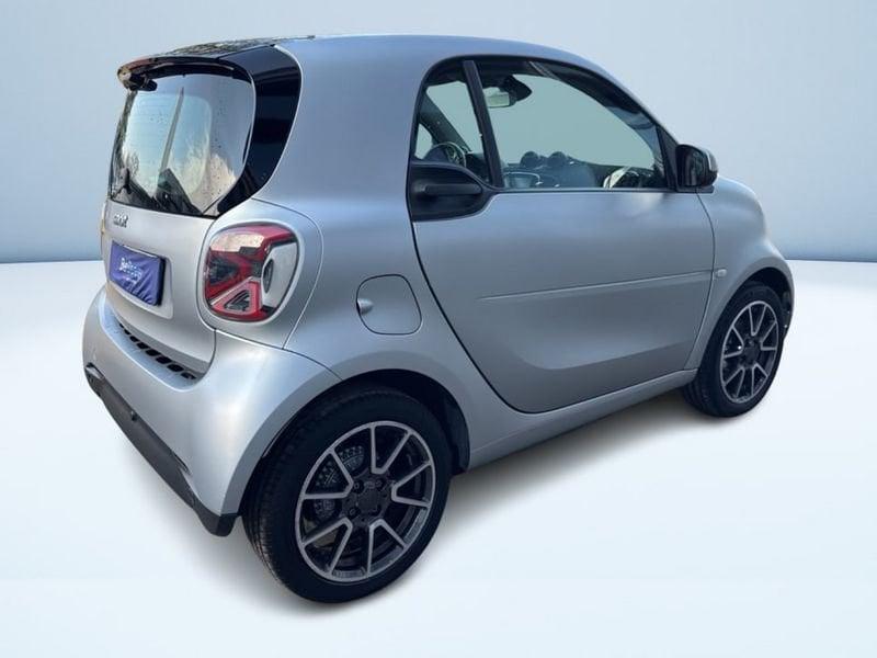 smart fortwo EQ MATTRUNNER 22KW