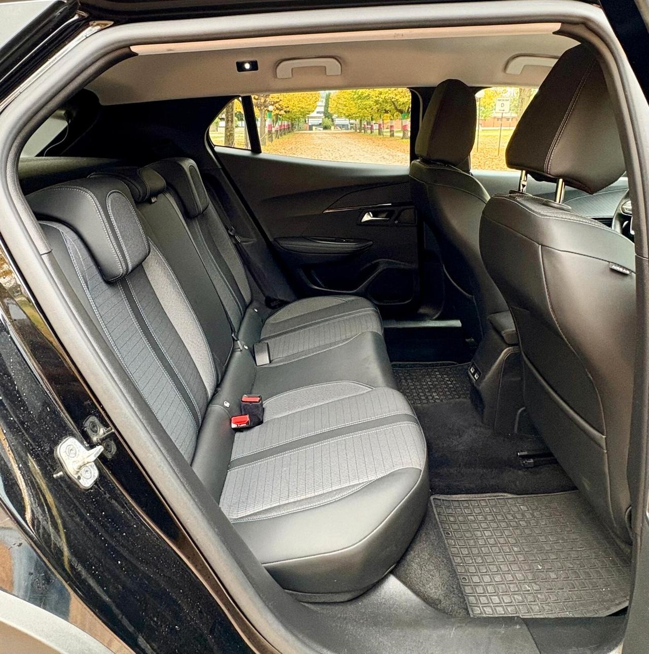 Peugeot 2008 PureTech 100 S&S Allure Pack