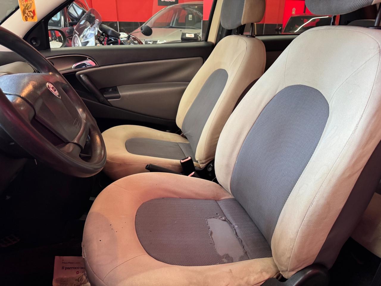 Lancia Ypsilon 1.2 Oro