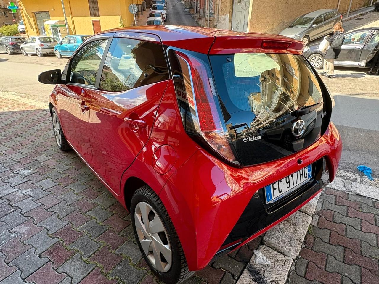 Toyota Aygo 1.0 VVT-i 69 CV 5 porte x-clusiv