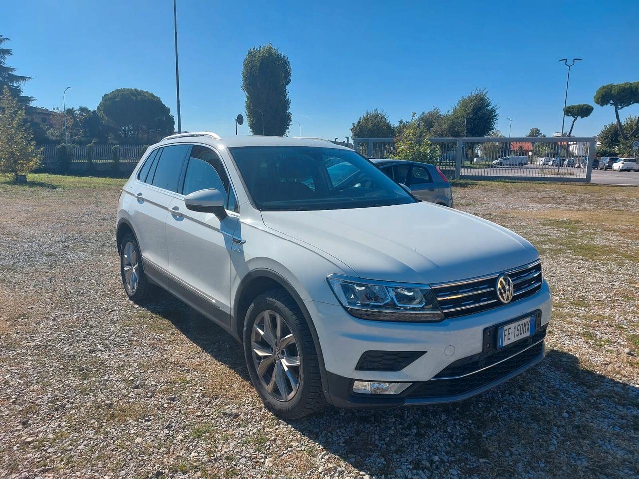 Volkswagen Tiguan 2.0 TDI SCR DSG 4MOTION Business BMT