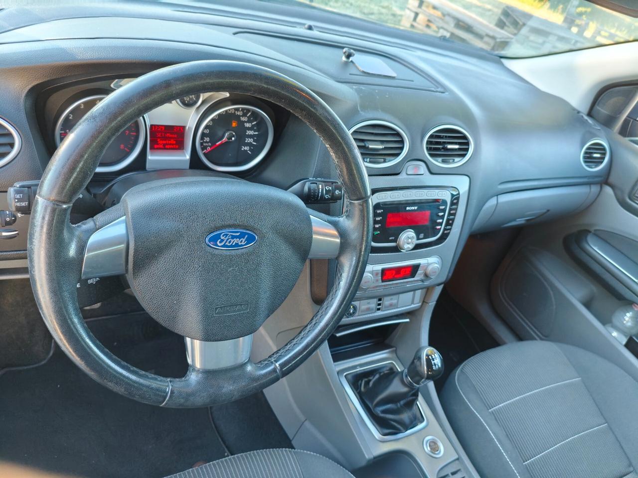 Ford Focus 1.6 GPL Titanium