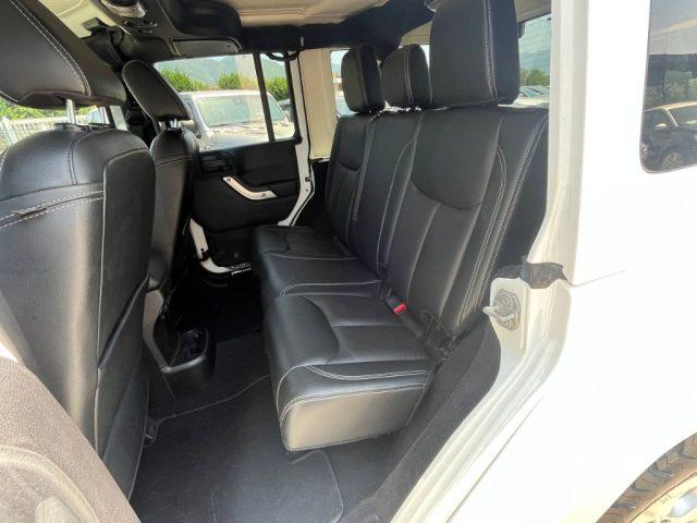 JEEP Wrangler Unlimited 2.8 CRD DPF Sahara Auto