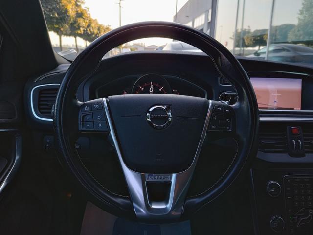 VOLVO V40 D2 Geartronic R-design