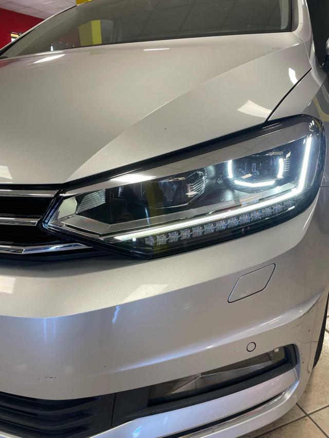 VOLKSWAGEN Touran 1.4 TSI DSG *FULL OPTION/LED/NAVI/TELC*