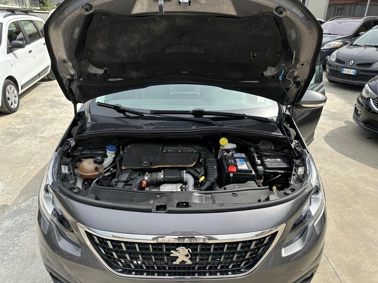 Peugeot 2008 BlueHDi 100 S&S Black Matt