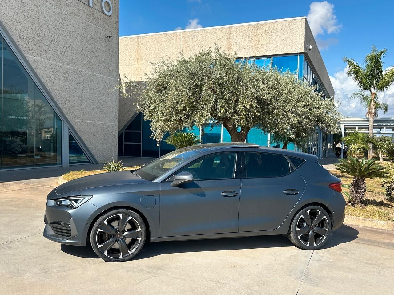 Cupra Leon 1.4 e-HYBRID 245 CV DSG VZ - T-stock 2025
