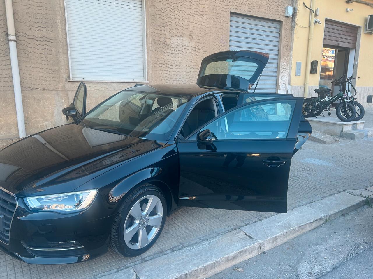Audi A3 Cabrio 1.6 TDI clean diesel Ambiente