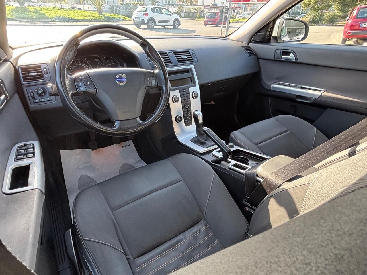 Volvo V50 D4 R-design