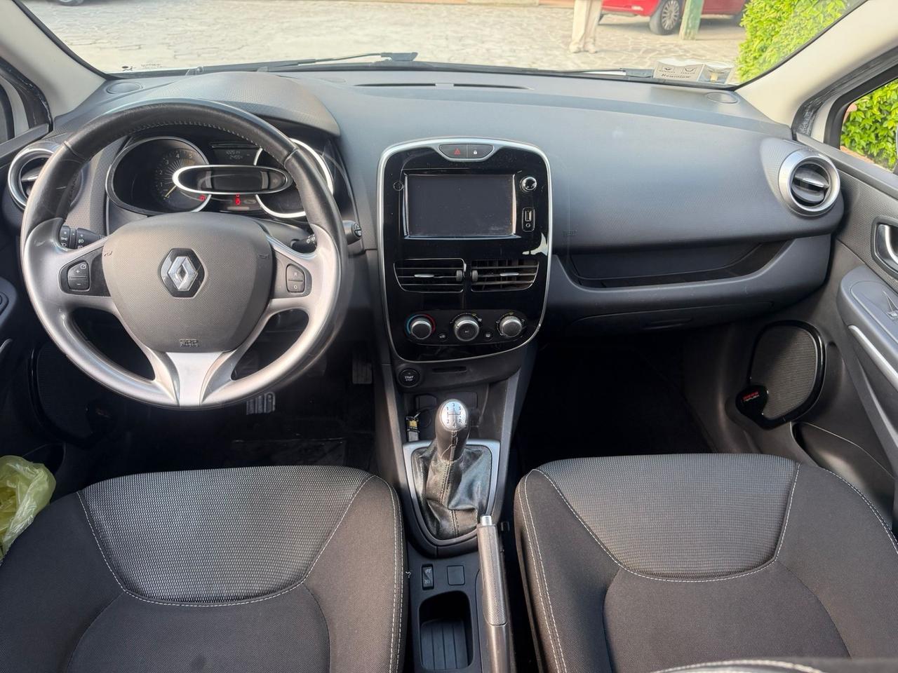 Renault Clio 1.5 dCi 8V 75CV 5 porte Costume National neopatentati