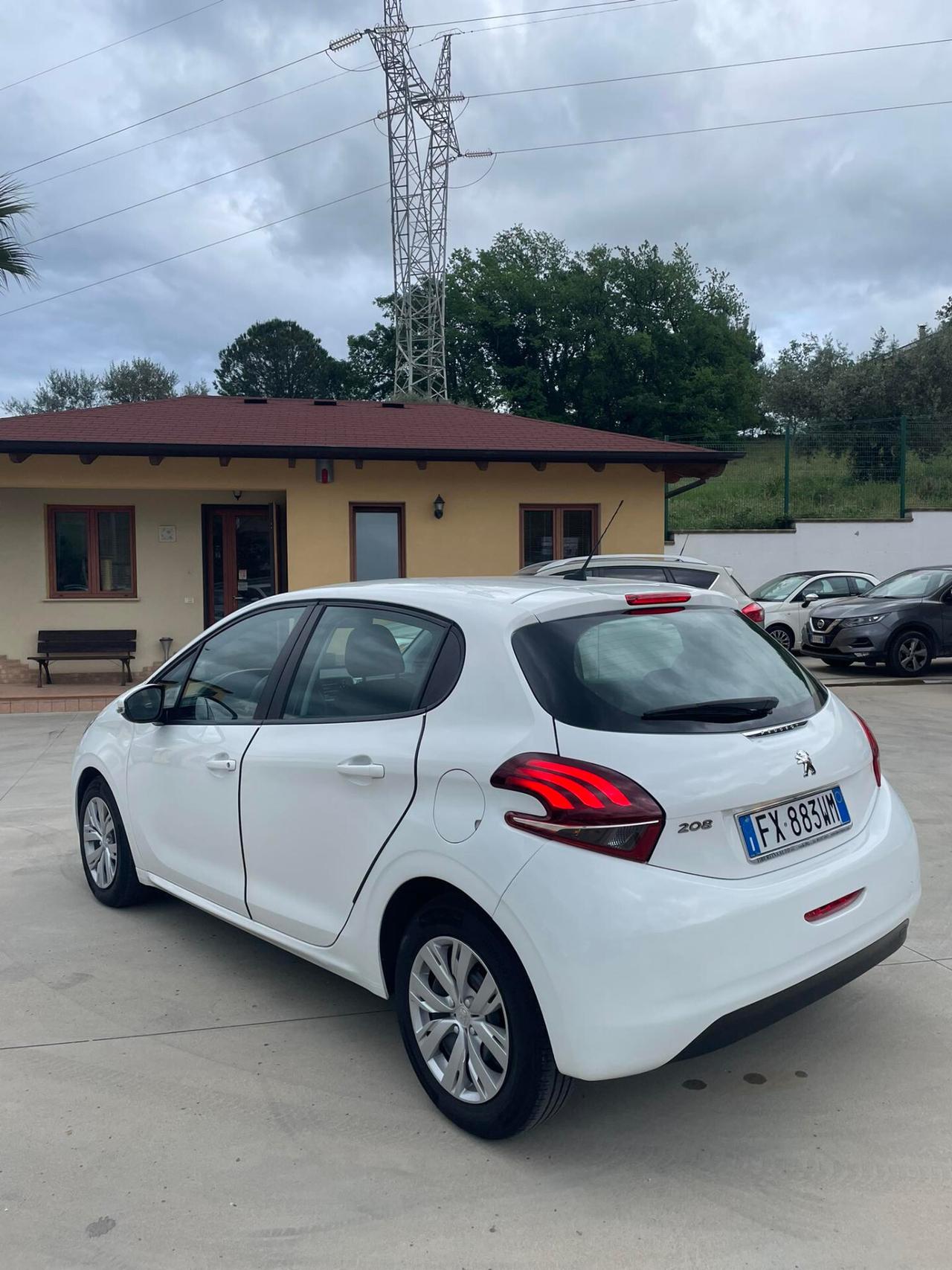 Peugeot 208 BlueHDi 100 S&S 5 porte Allure