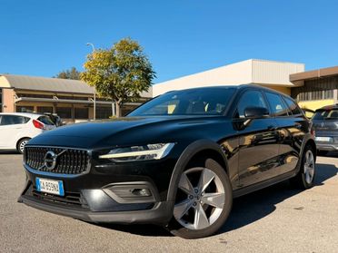 Volvo V60 Cross Country D4 AWD Geartronic Business Pro
