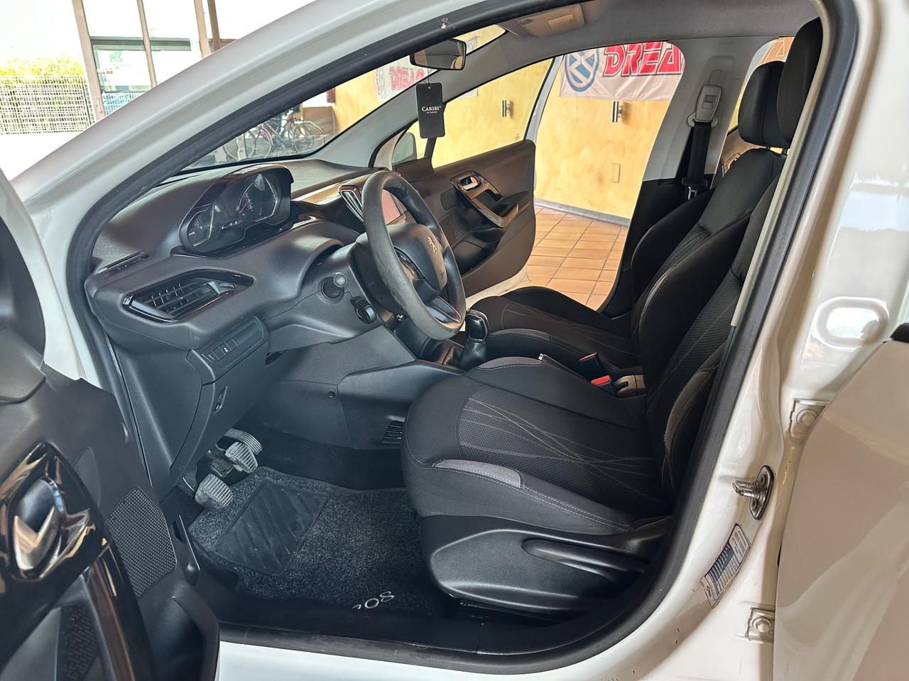 Peugeot 208 1.4 HDi 68 CV 5 porte