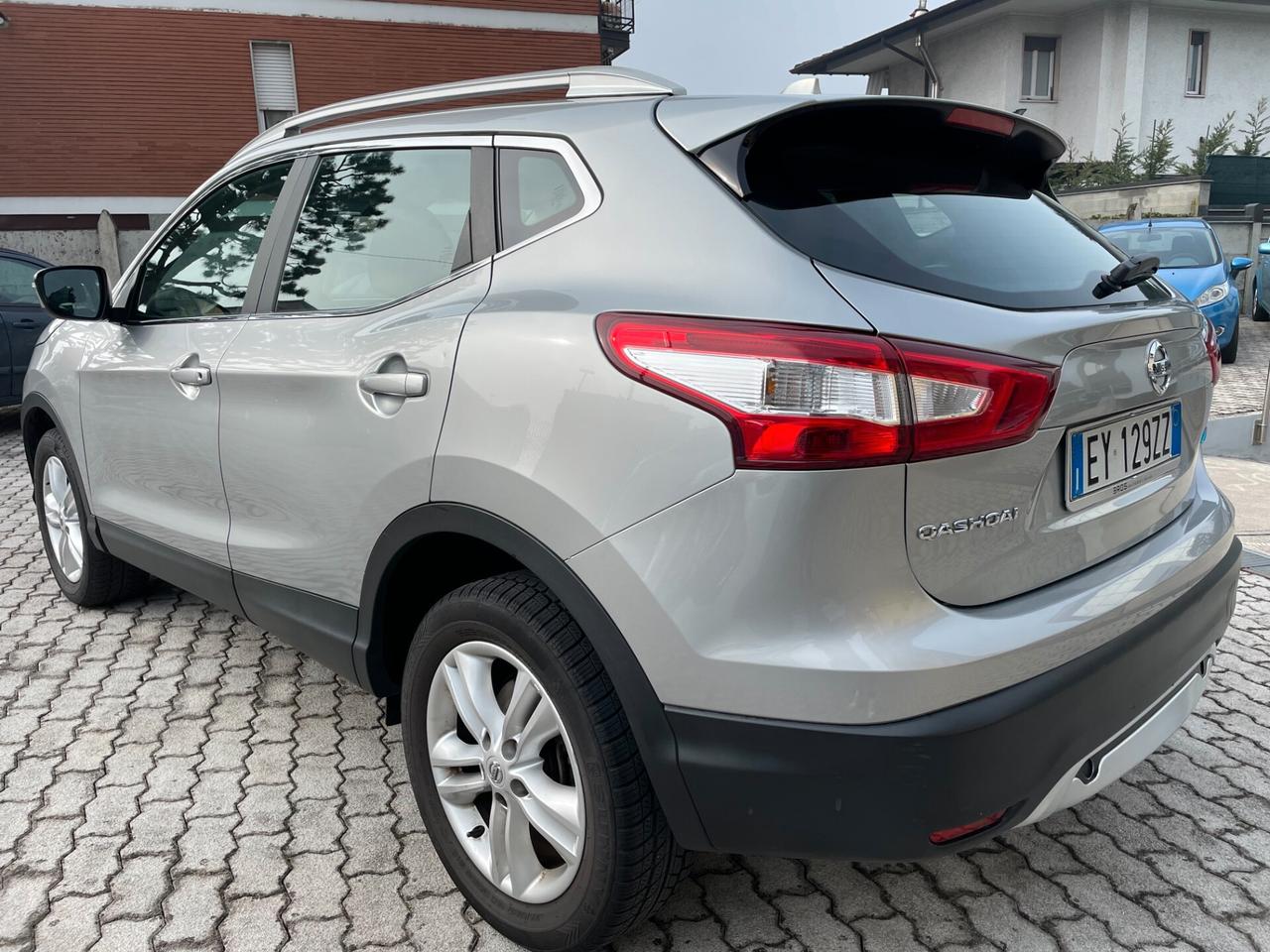 Nissan Qashqai 1.5 dCi DPF Tekna NAVI RETROCAMERA