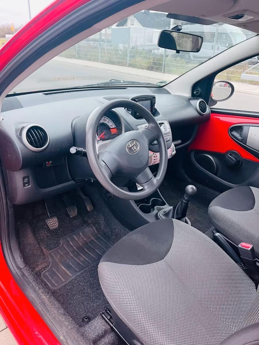 Toyota Aygo 1.0 12V VVT-i 3 porte Active Connect ok neo patentati