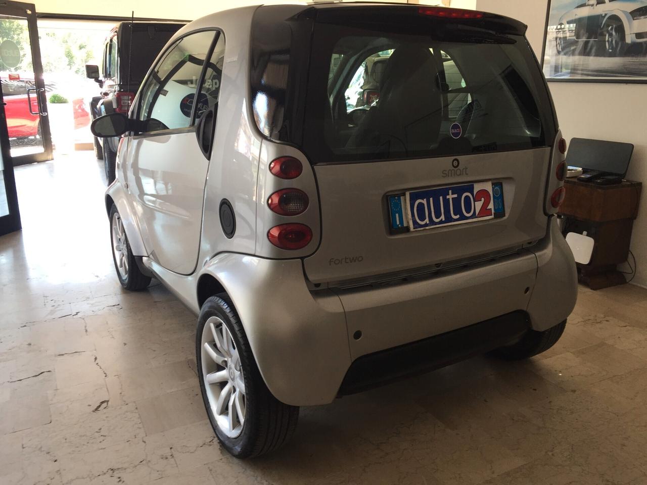 Smart ForTwo 700 coupé passion (45 kW) X NEOPATENTATI