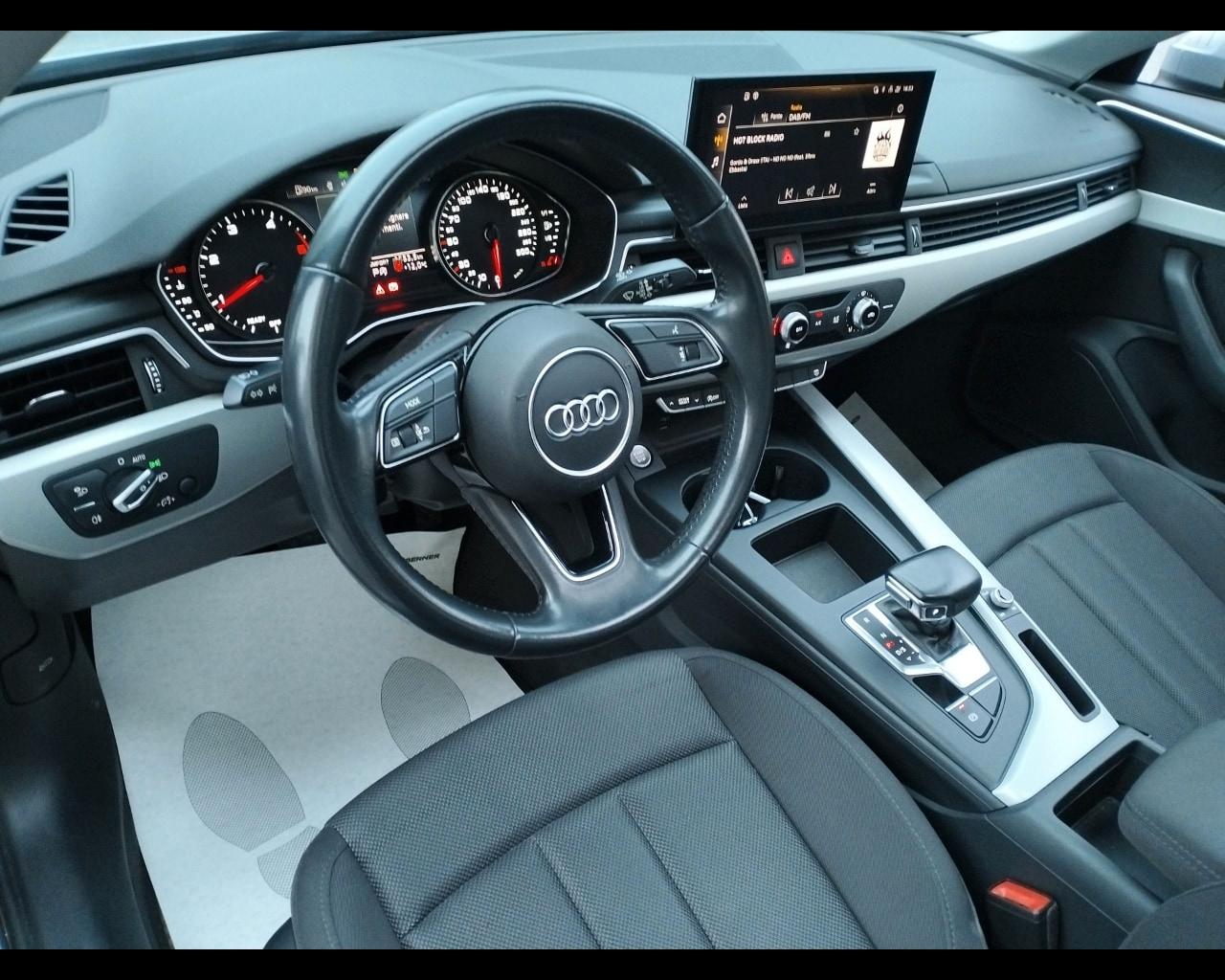 AUDI A4 5ª serie A4 30 TDI/136 CV S tronic
