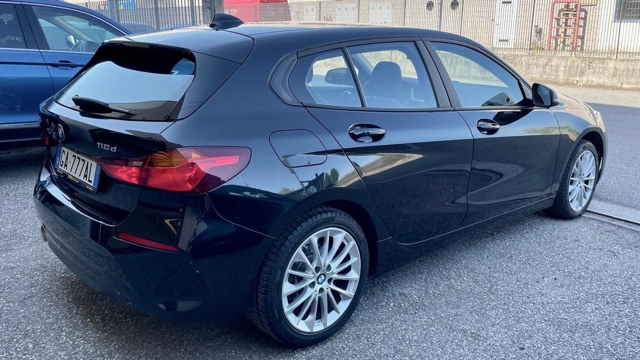 Bmw 116 116d 5p. Advantage LED