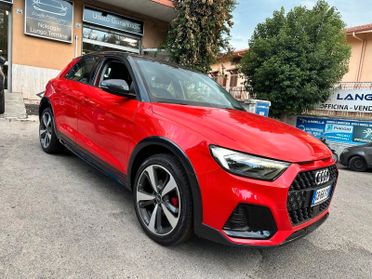 Audi A1 citycarver 30 TFSI Identity Contrast