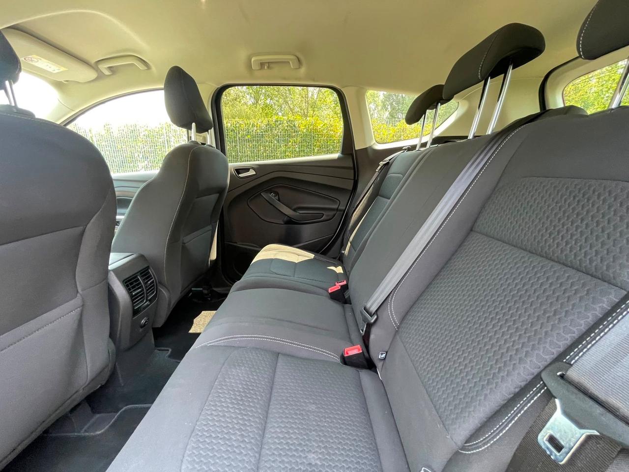 Ford Kuga 2.0 TDCI 120 CV S&S 2WD Powershift ST-Line