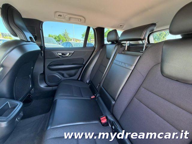 VOLVO V60 B4 (d) 197CV Geartronic Momentum Business Pro