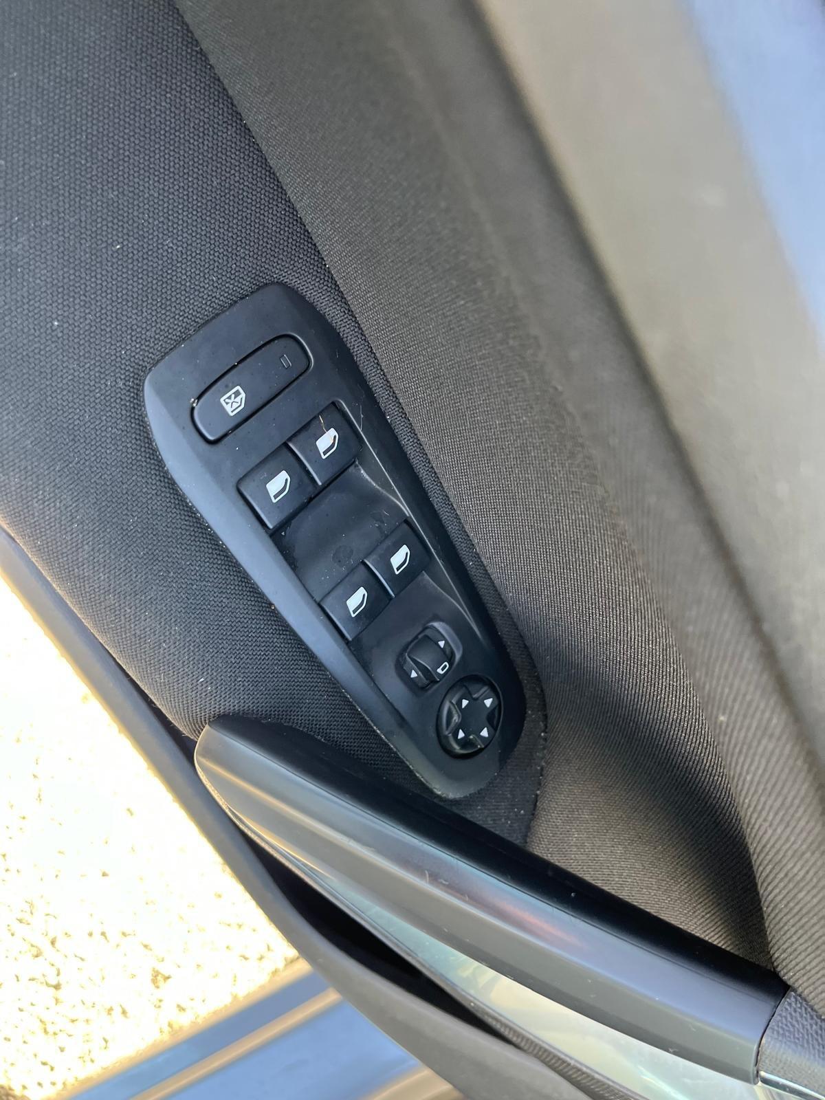 Peugeot 308 5P-1.6 hdv/100cv-km 118000-12/2015