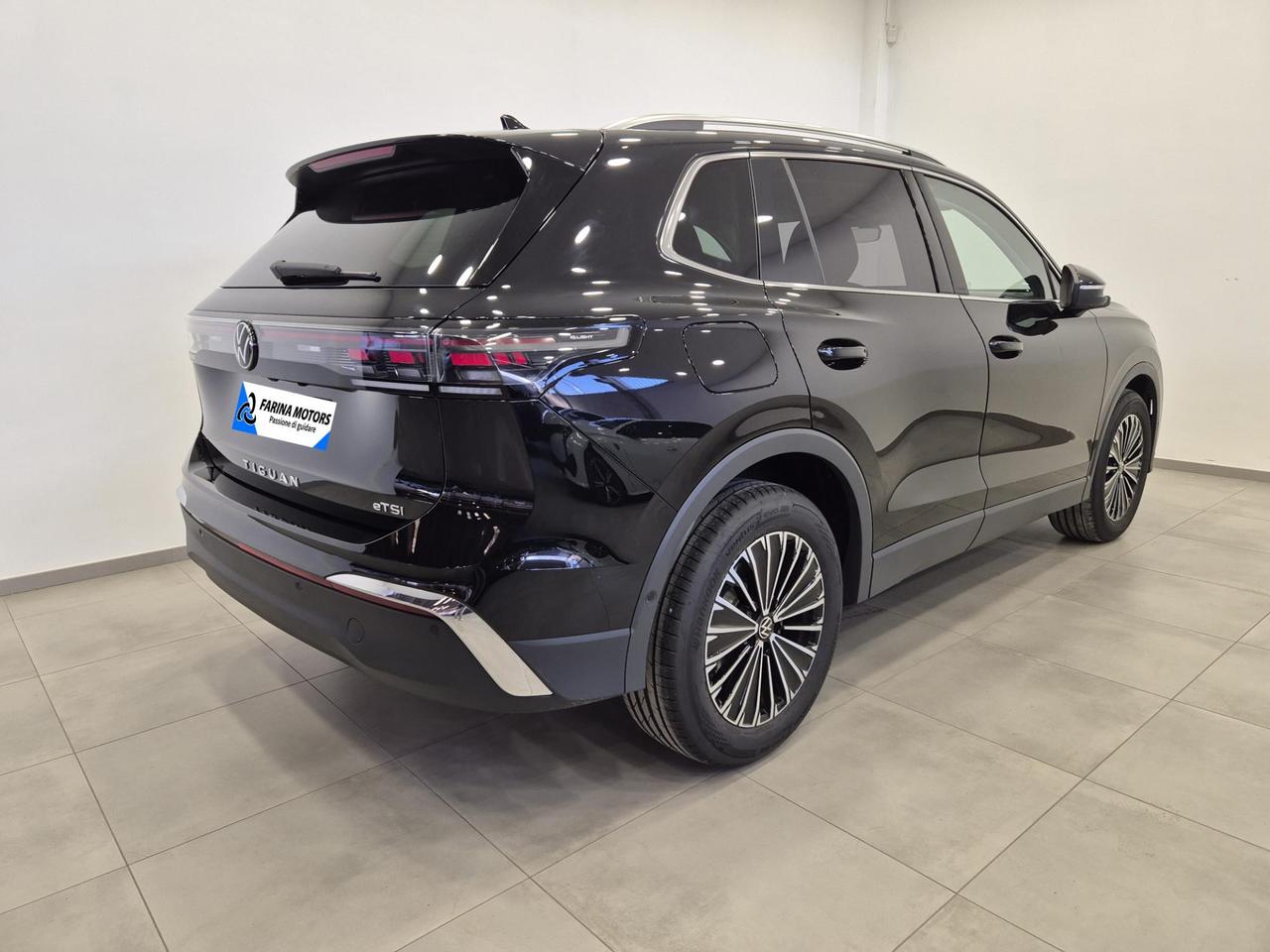 VOLKSWAGEN Tiguan 1.5 eTSI 150 CV ACT DSG Elegance N1 Autocarro