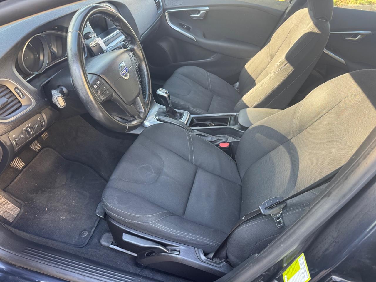 Volvo V40 D2 R-design 1.6 D neopaten garanzia 12m