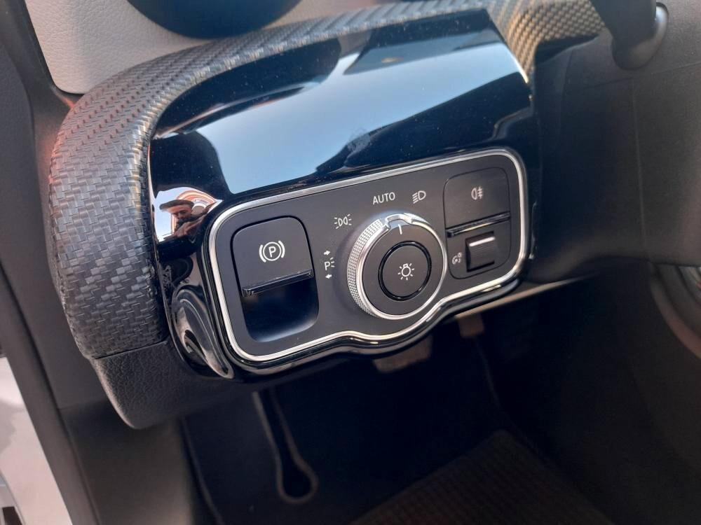 MERCEDES A 180 D BUSINESS EXTRA