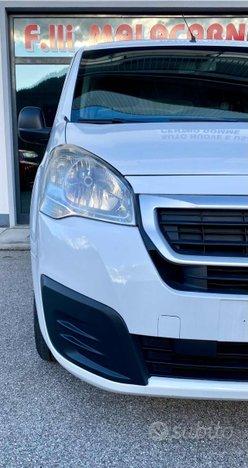 PEUGEOT Partner Tepee BlueHDi 75 Active