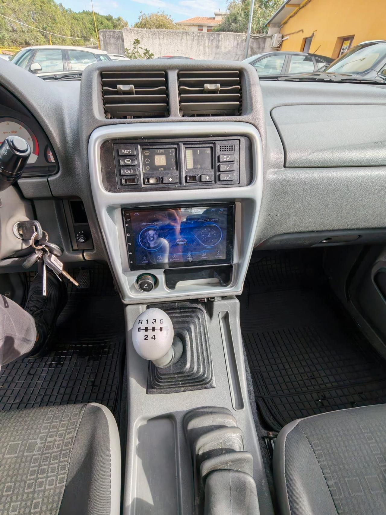 Santana PS 300 350 1.6 HDI Metal Top cat 5p.