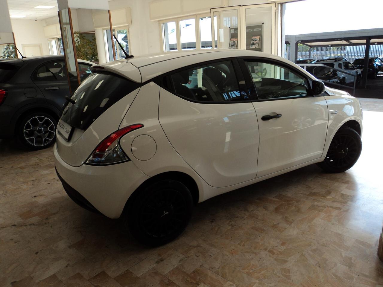 Lancia Ypsilon 1.2 69 CV 5 porte S&S Elefantino Blu