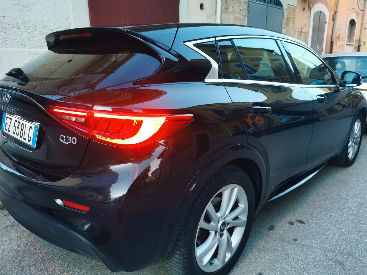 Infiniti Q30 1.5 diesel 110 cv PREMIUM FULL