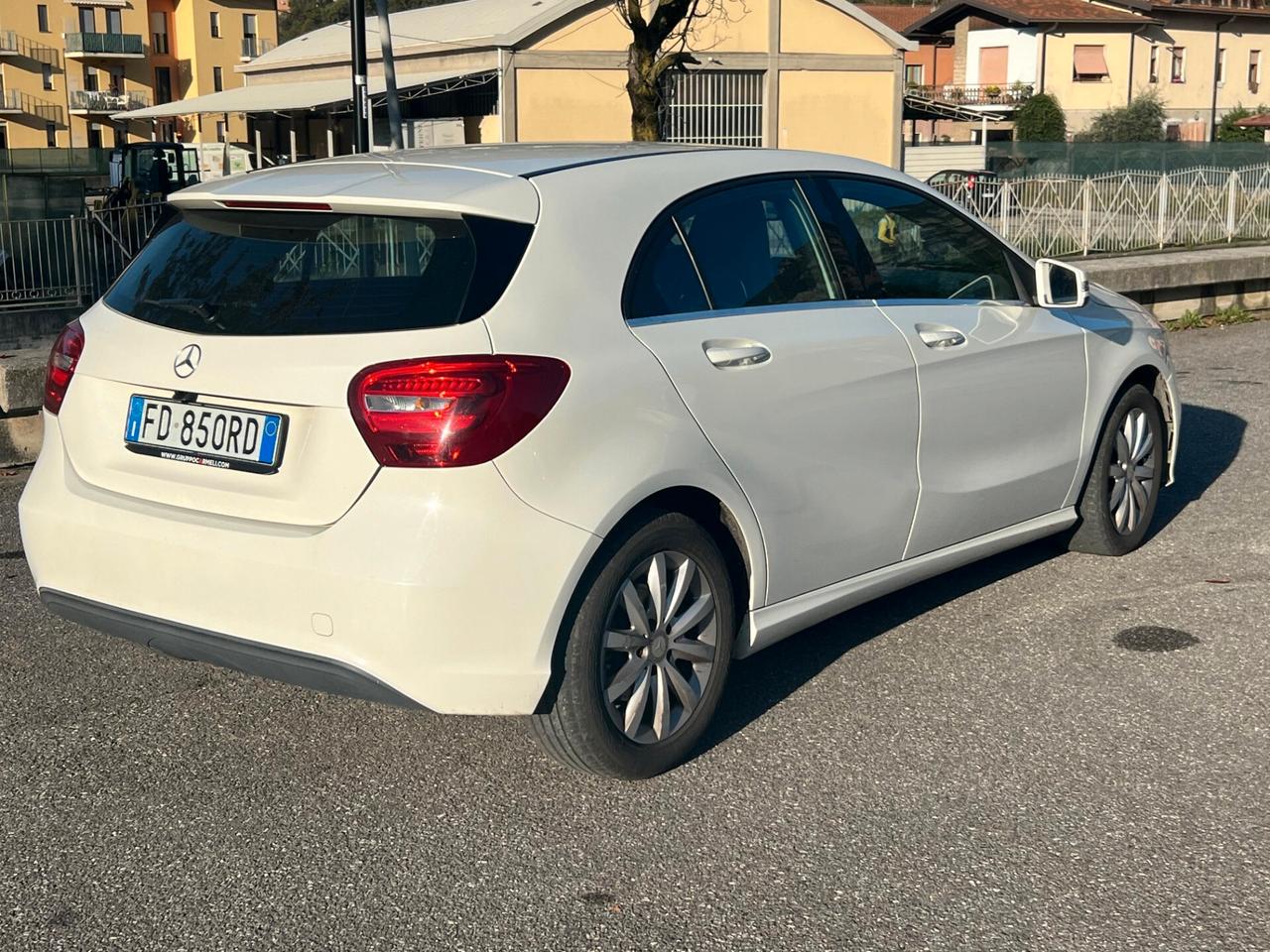 Mercedes-benz A 180 A 180 d Business