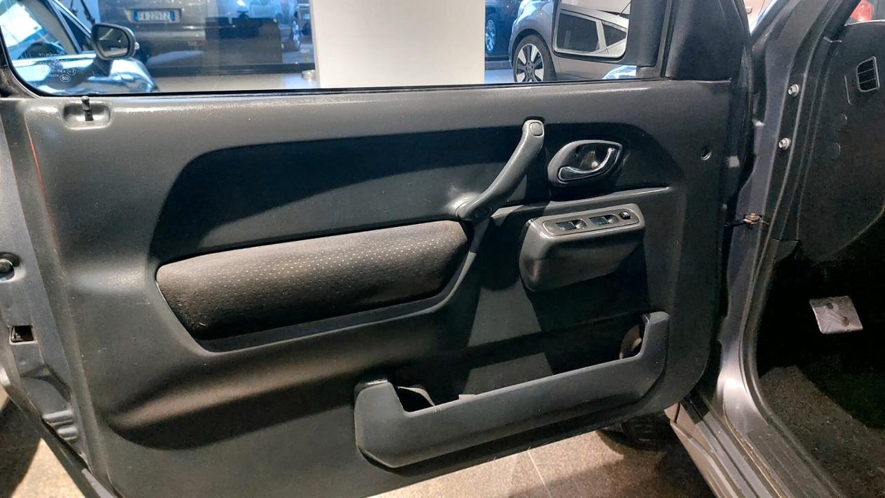 Suzuki Jimny 1.3i 16V cat 4WD JLX Più