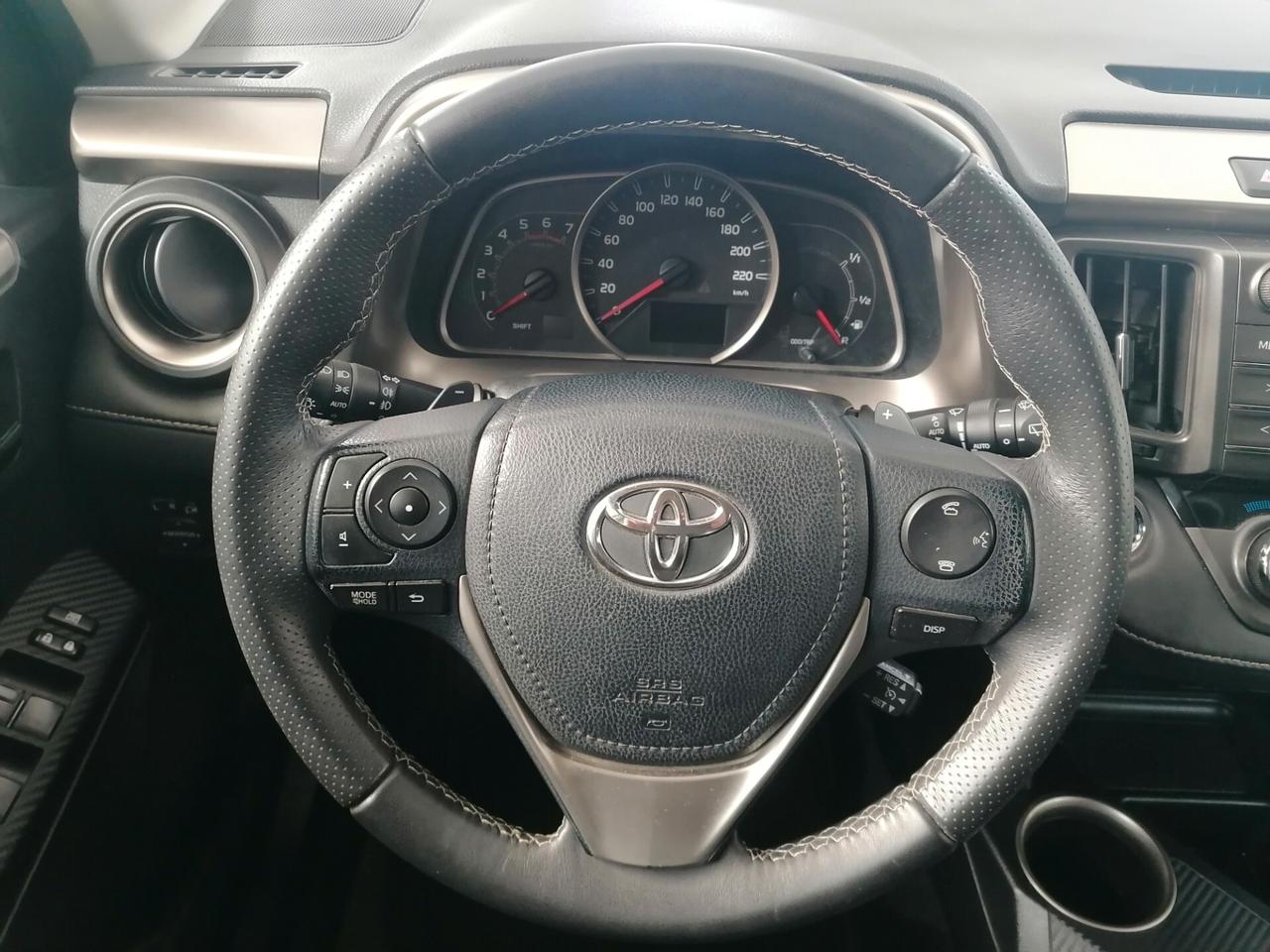 Toyota RAV 4 RAV4 2.0 D-4D 4WD Lounge White Ed.