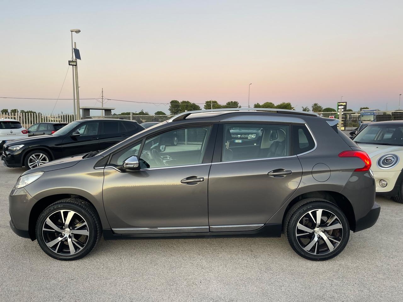 PEUGEOT 2008 1.6 HDI FULL LED ALLURE PARI AL NUOVO
