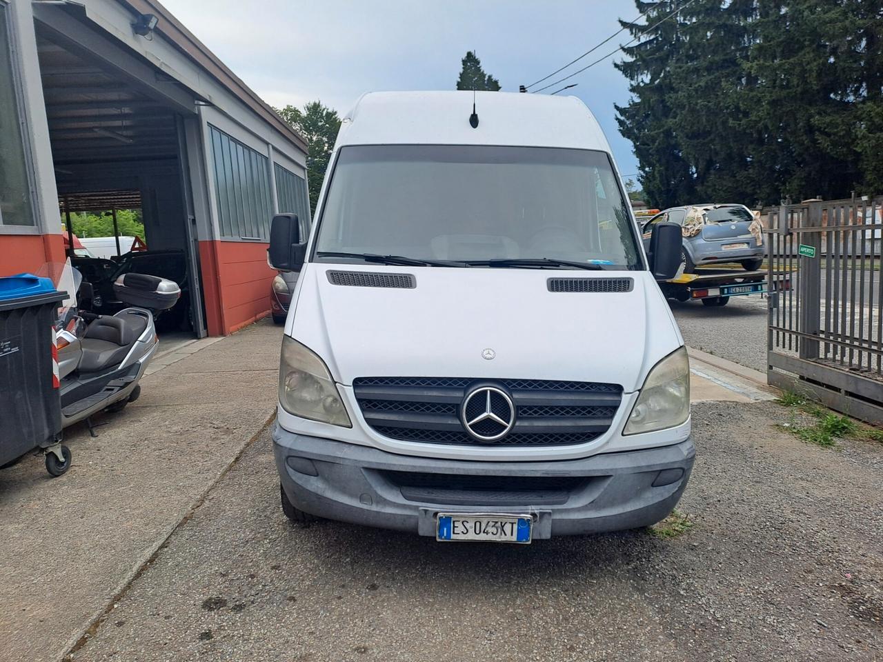 Mercedes Benz