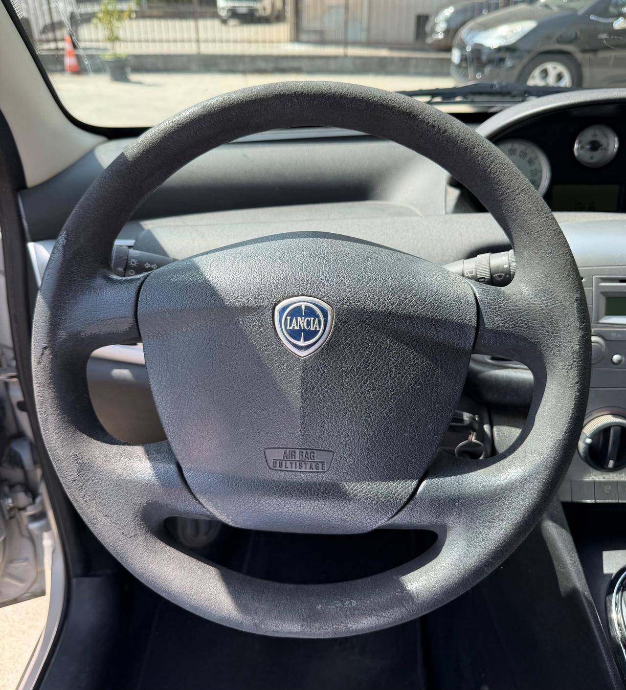 Lancia Ypsilon 1.2 B-colore- cinghia sostituita-neopatentati-Garanzia