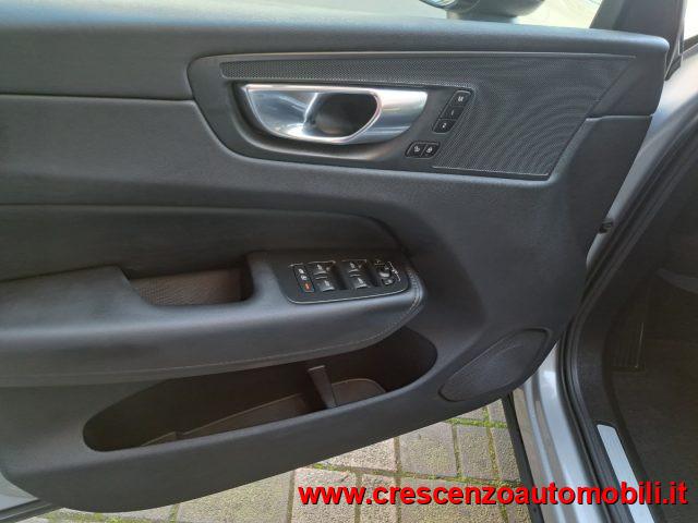 VOLVO XC60 B4 Diesel ibrida Plus Dark - AZIENDALE