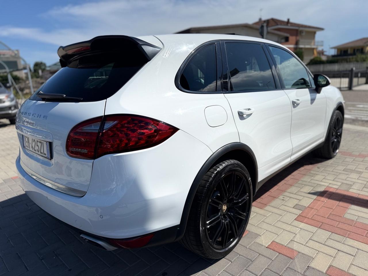 Porsche Cayenne 3.0 Diesel MOTORE CON 120.000 KM FATTURA