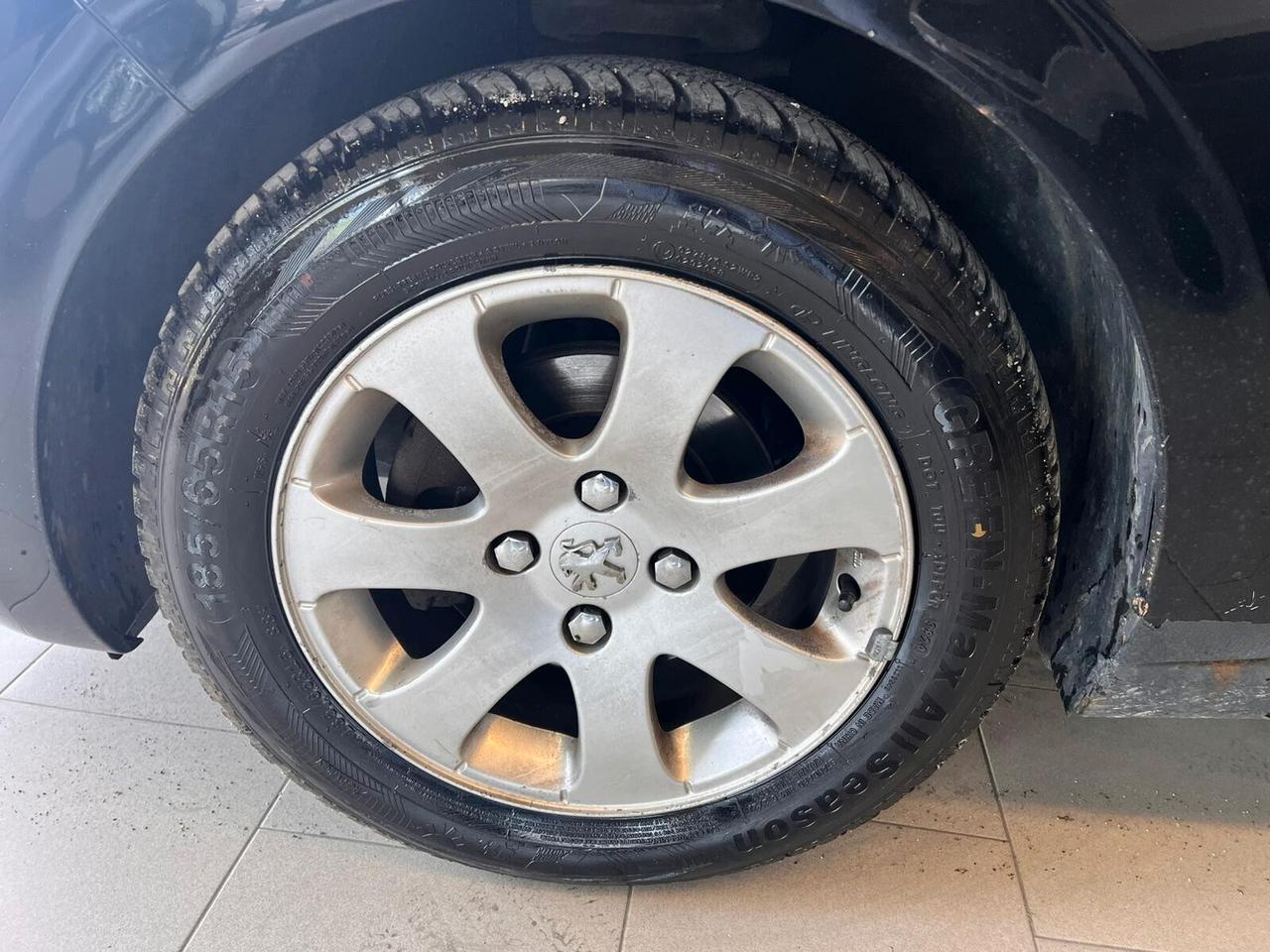 Peugeot 208 1.6 e-HDi 115 CV Stop&Start 5 porte Allure