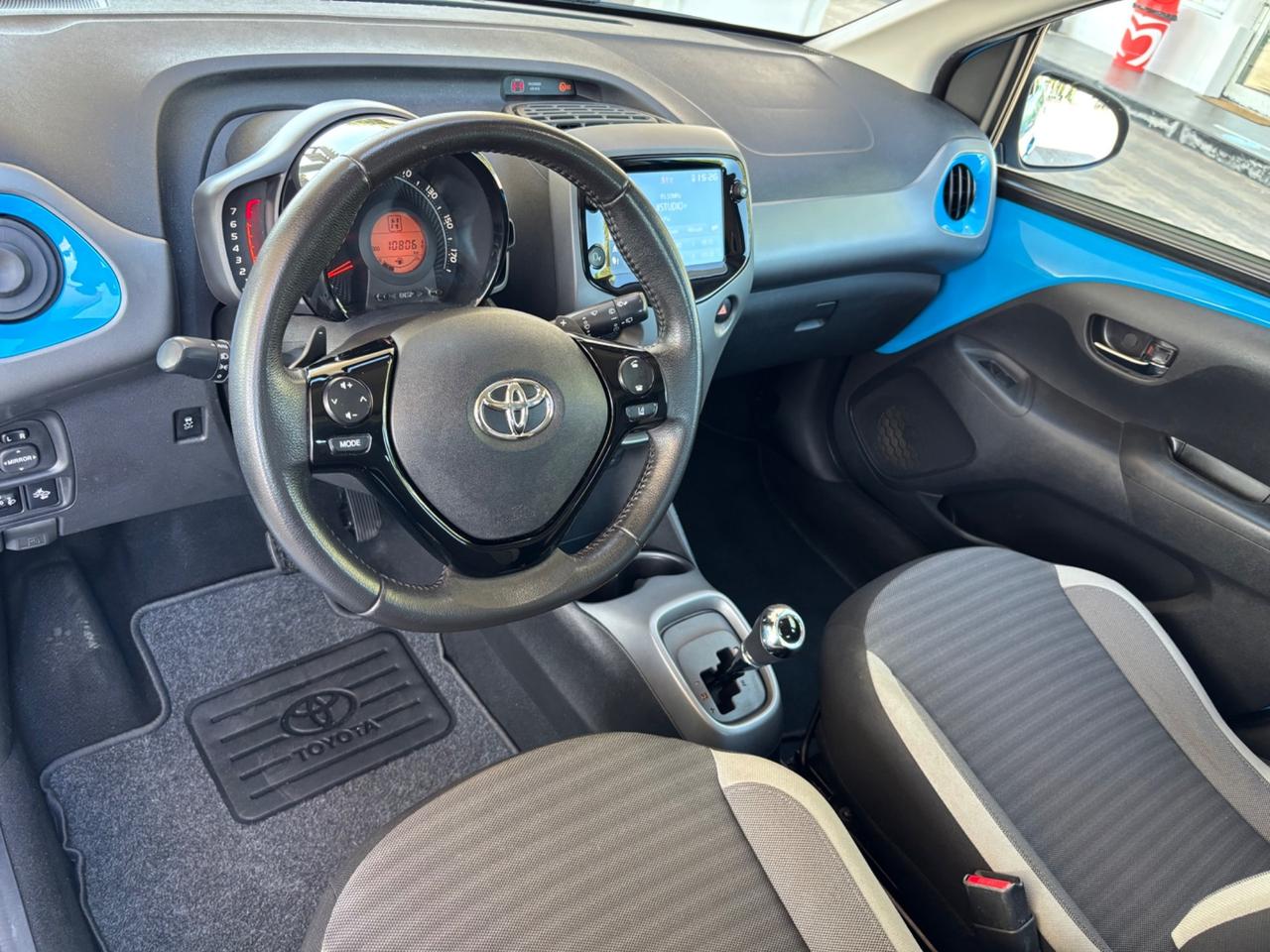 Toyota Aygo 1.0 VVT-i 72 CV 5 porte x-cool MMT