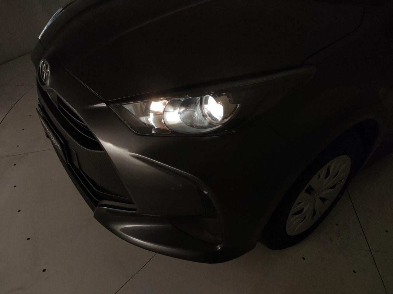 TOYOTA Yaris 1.5h Active