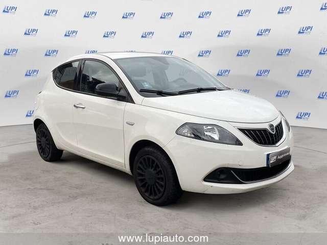 Lancia Ypsilon 1.0 firefly hybrid Silver s&s 70cv