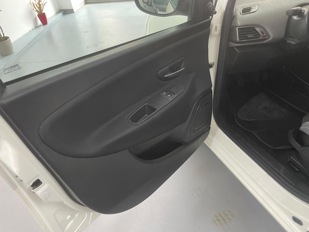 Lancia Ypsilon 1.2 69 CV 5 porte S&S Silver