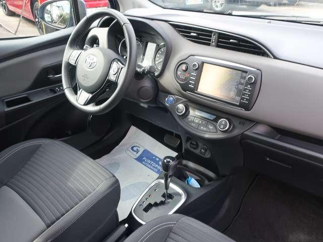 Toyota Yaris Yaris III 2017 5p 1.5h Business