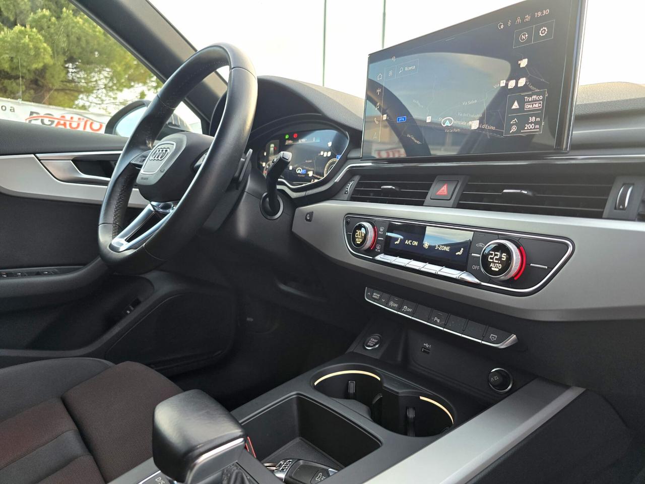 Audi A4 Avant 30 2.0 tdi mhev S Line edition 136cv s-tronic